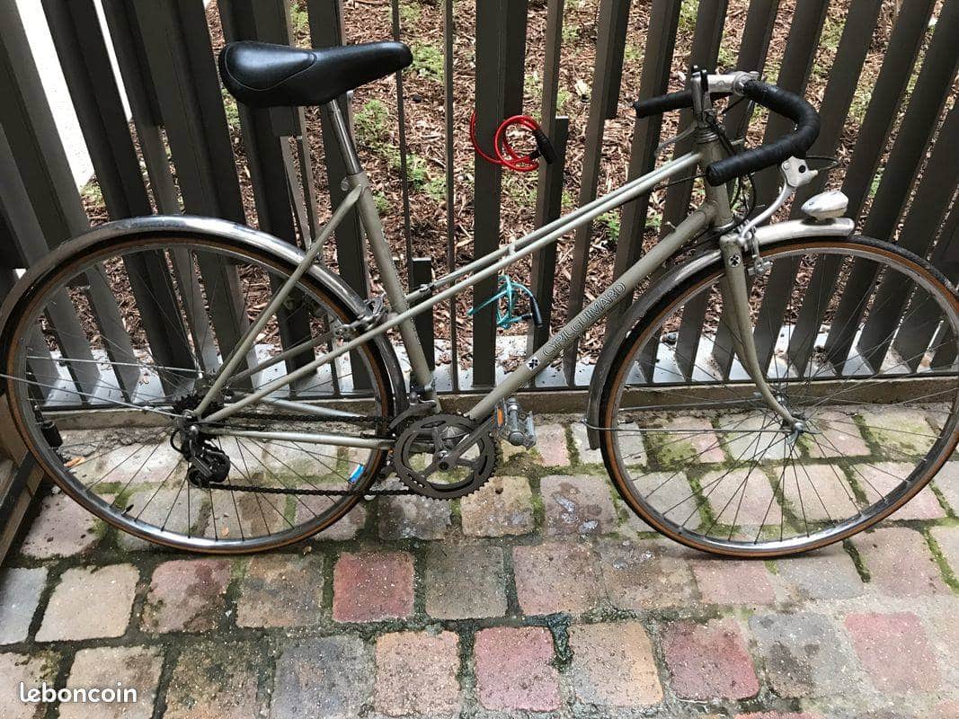 Vélo De Ville Vintage Ginet Rénové - Femme, Cadre Acier Rouge, Roues 28", 4 Vitesses