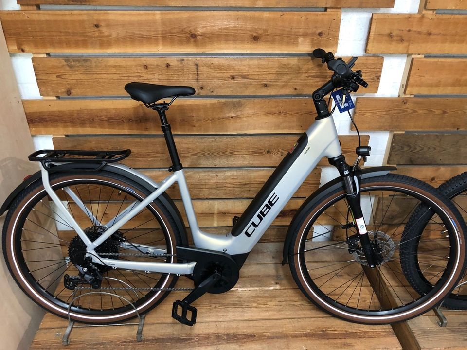 Cube hybrid touring pro 20203 vélo de ville électrique neuf