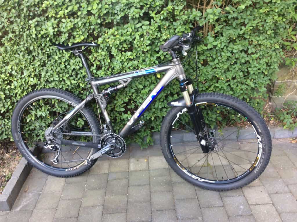 A vendre VTT cross country suspendu Viper FS02 super équipé