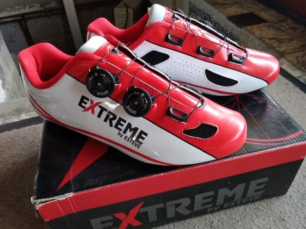 A vendre Chaussures route Extreme by Esteve neuves Semelle carbone Taille 41.