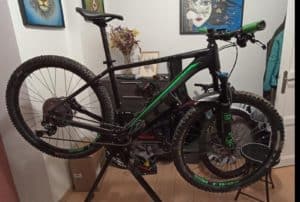 VTT Cube LTD SL volé le 22 mai 2022 à 122 Rue Lamarck, 75018 Paris, France. Récompense 200 €
