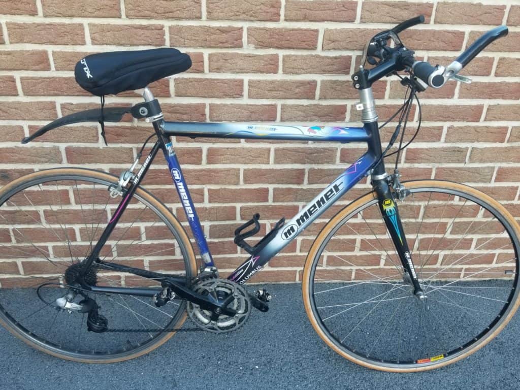 A vendre vélo de route vintage fitness guidon plat occasion Menez Colombia 21 vitesses. 