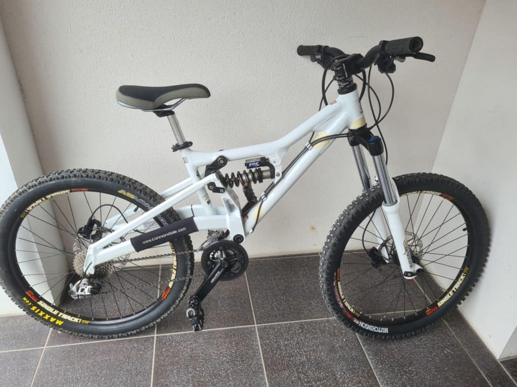 Vtt best sale dh cannondale