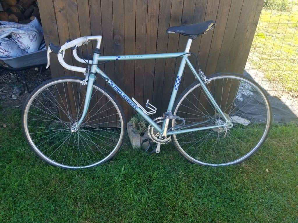 A vendre vélo de course vintage occasion PEUGEOT Course 100 de 1992.