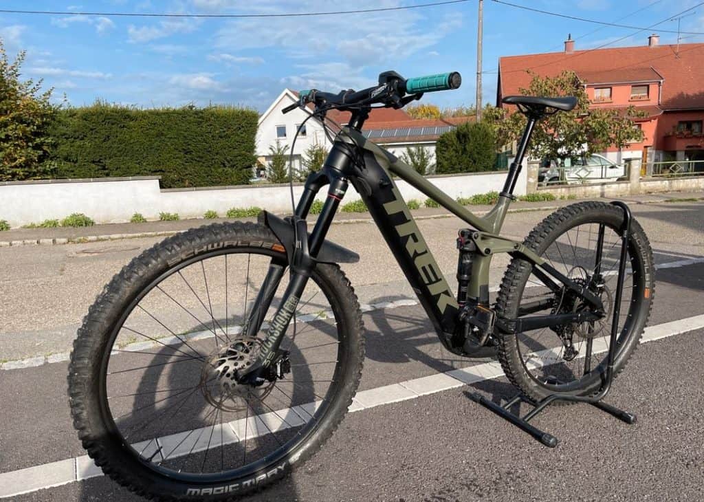 For sale used all mountain used electric mountain bike Trek Rail 5 29' Size L 625Wh from 2021