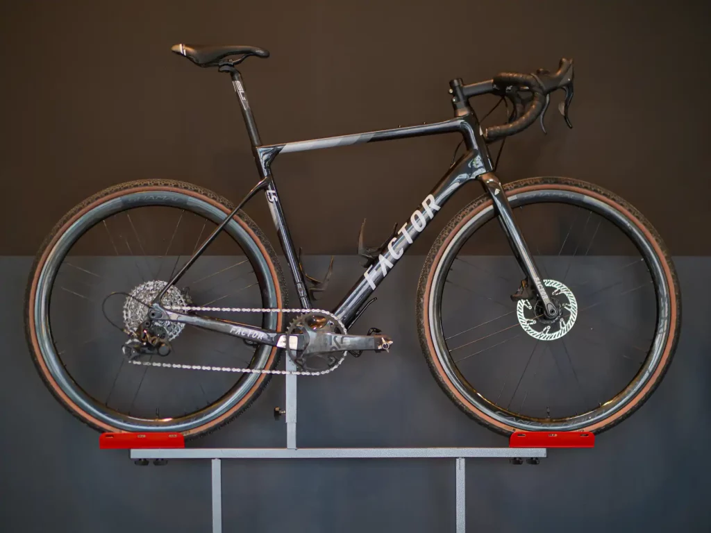 A vendre vélo gravel occasion Factor LS Gravel Campagnolo Ekar de 2021.