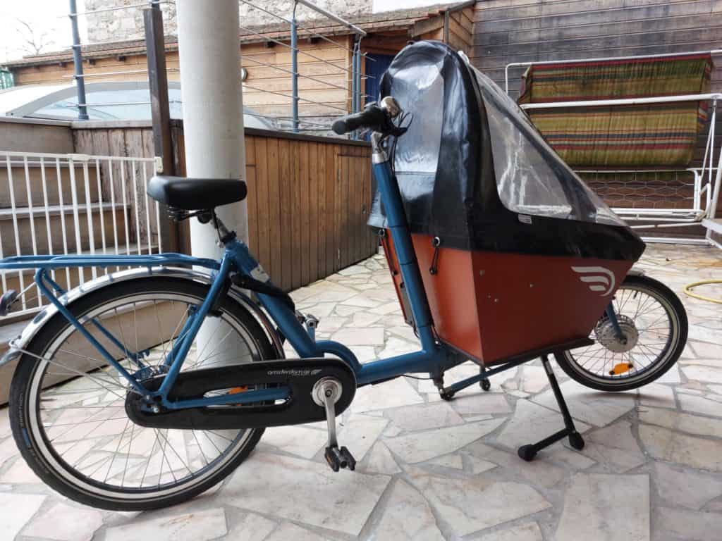 A vendre vélo cargo électrique occasion Amesterdam Air Bakfiets Classic de 2019.