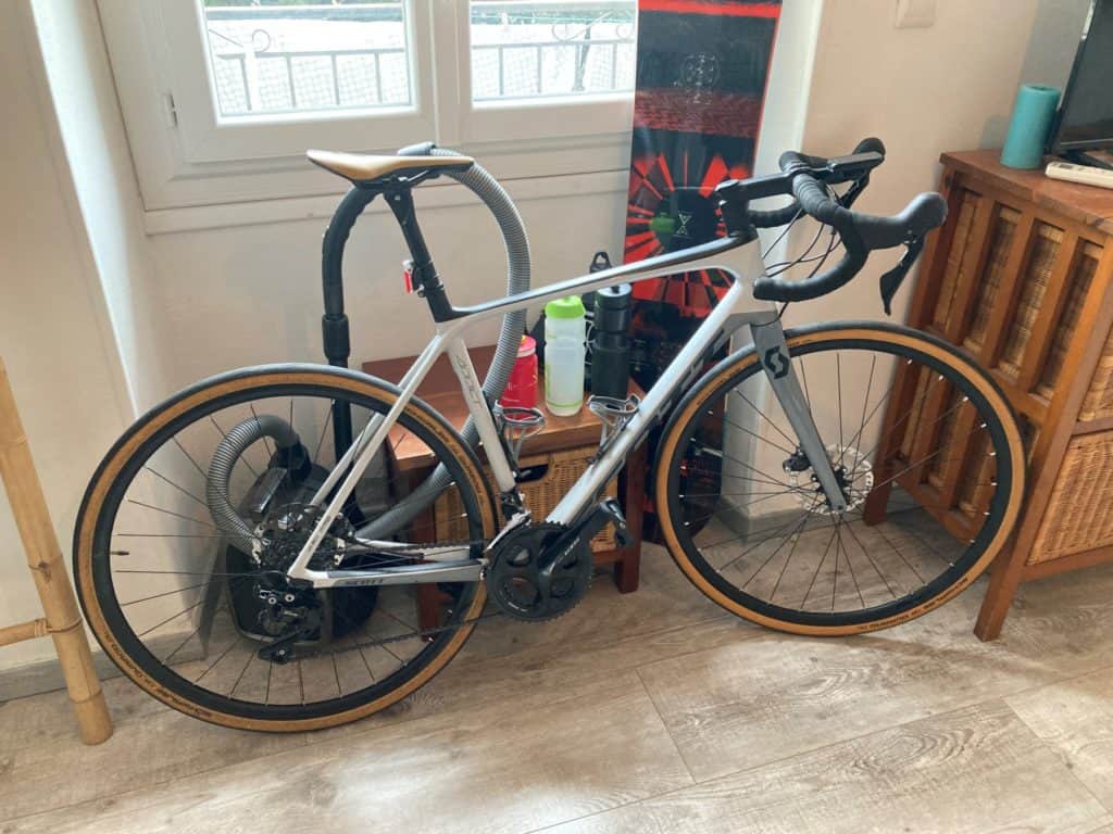 A vendre vélo route occasion Scott Addict 20 Carbon de 2019.