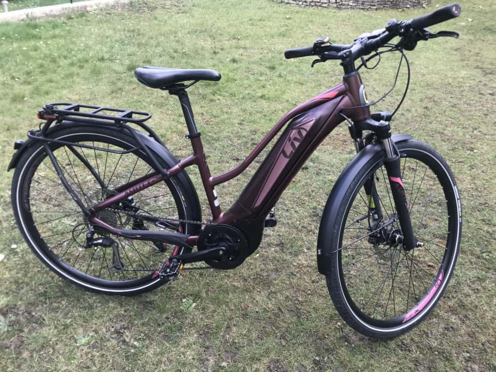 A vendre VTC femme vélo électrique occasion Giant Amiti E+1 de 2018.