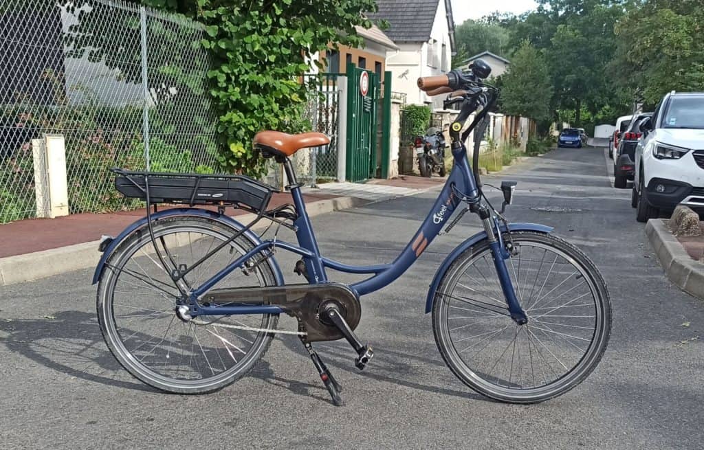 A vendre vélo électrique de ville occasion O2feel Valdo NC de 2018.