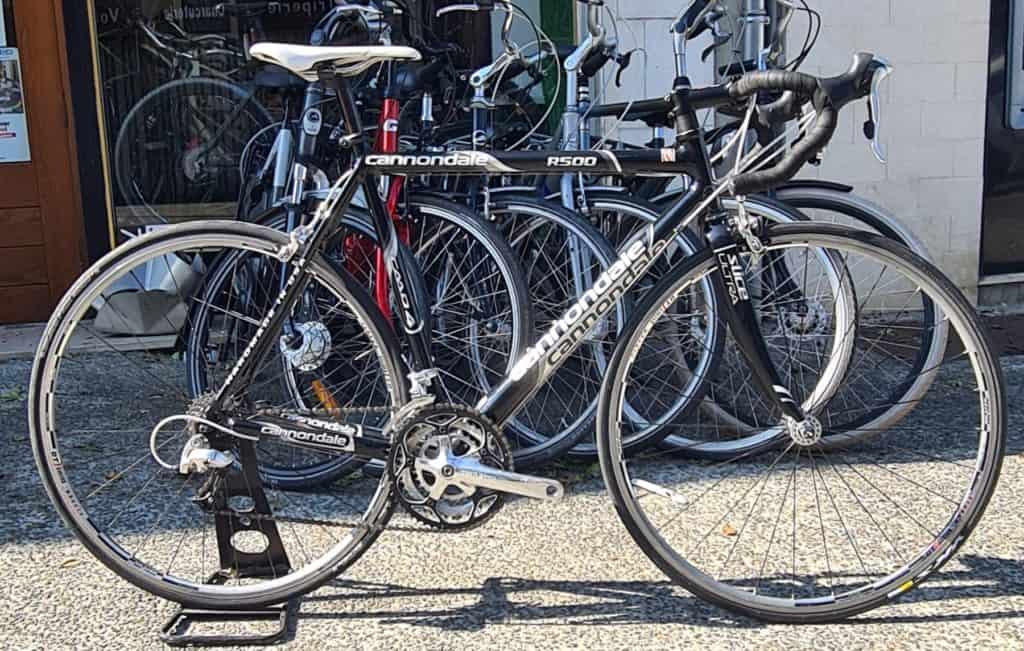 A vendre Vélo de Course occasion Cannondale R 500 de 2010.
