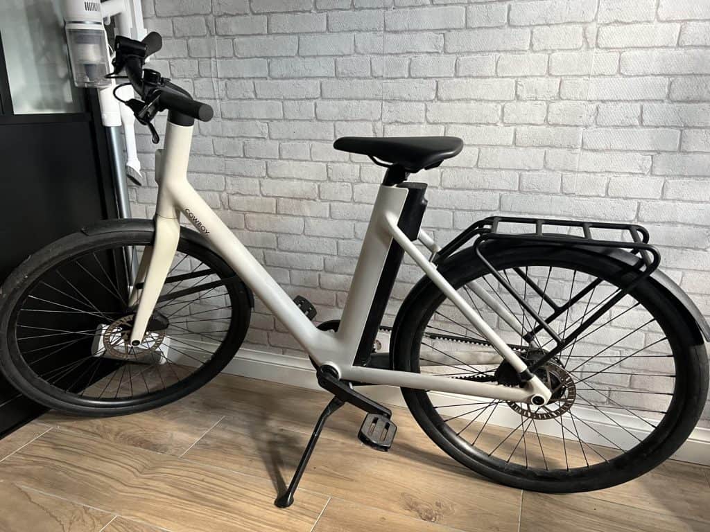 A vendre vélo électrique de ville occasion Cowboy 4 ST cadre ouvert 2022.