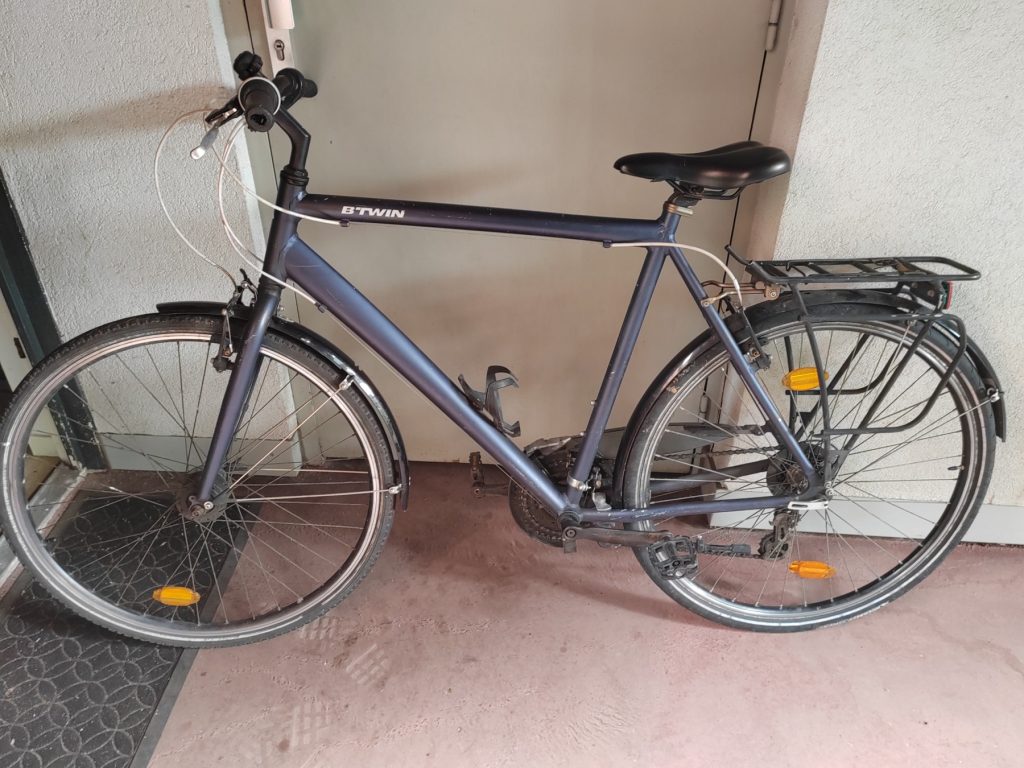 A vendre vélo de ville route btwin hoprider 100 taille L de 2019.