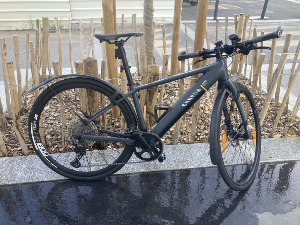 A vendre vélo de ville électrique occasion Canyon ROADLITE:ON 6 de 2021.