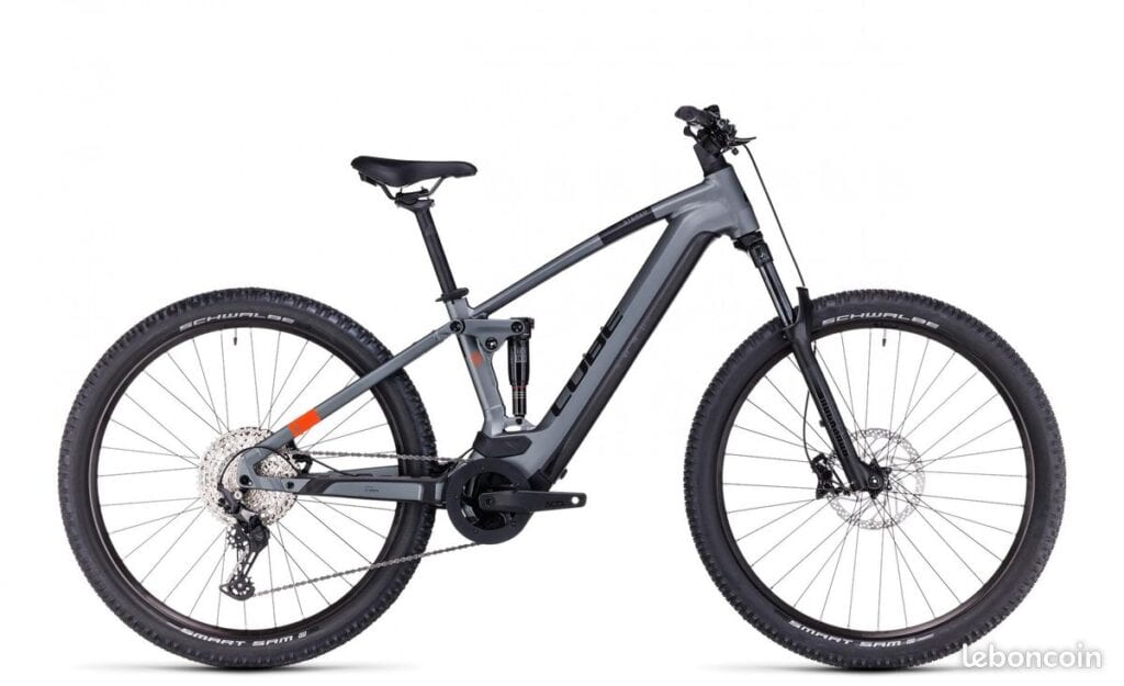 A vendre VTT électrique CUBE STEREO HYBRID 120 PRO 625 taille L de 2023.