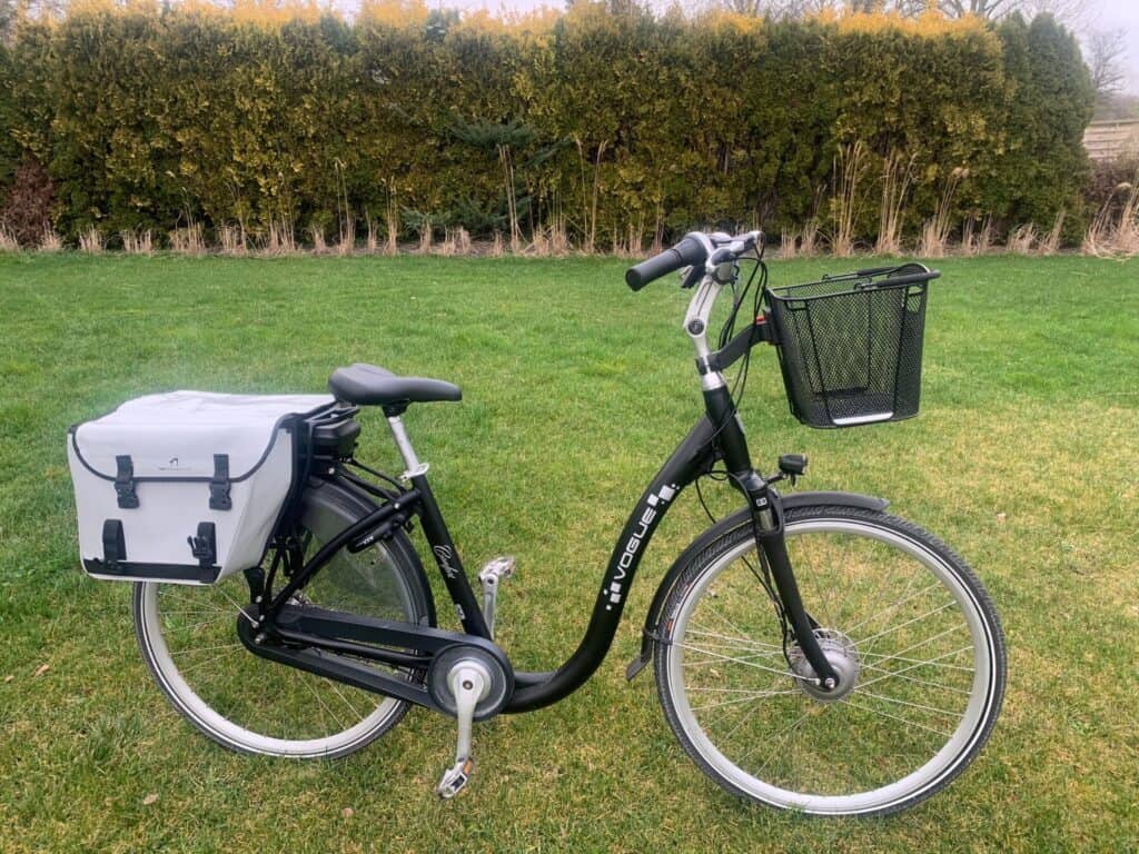 A vendre vélo de femme électrique cadre bas occasion Vogue confort de 2021.