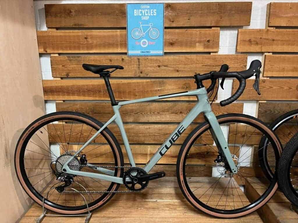 cube nuroad pro gravel bike