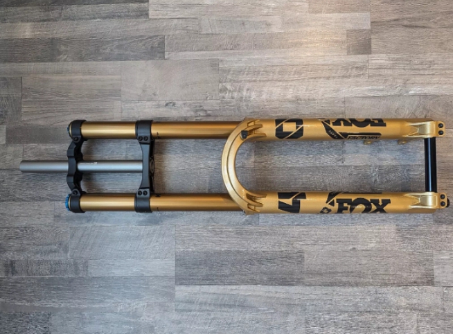 Fox 40 Racing Shox 2025 occasion reconditionné - VENDRE-SON-VELO.COM