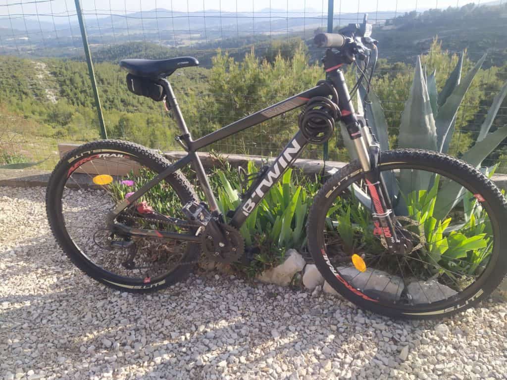 A vendre VTT occasion Btwin Rockrider 540 de 2017.