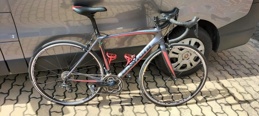 A vendre Vélo route occasion Bianchi intenso (comme neuf 300km) de 2016.