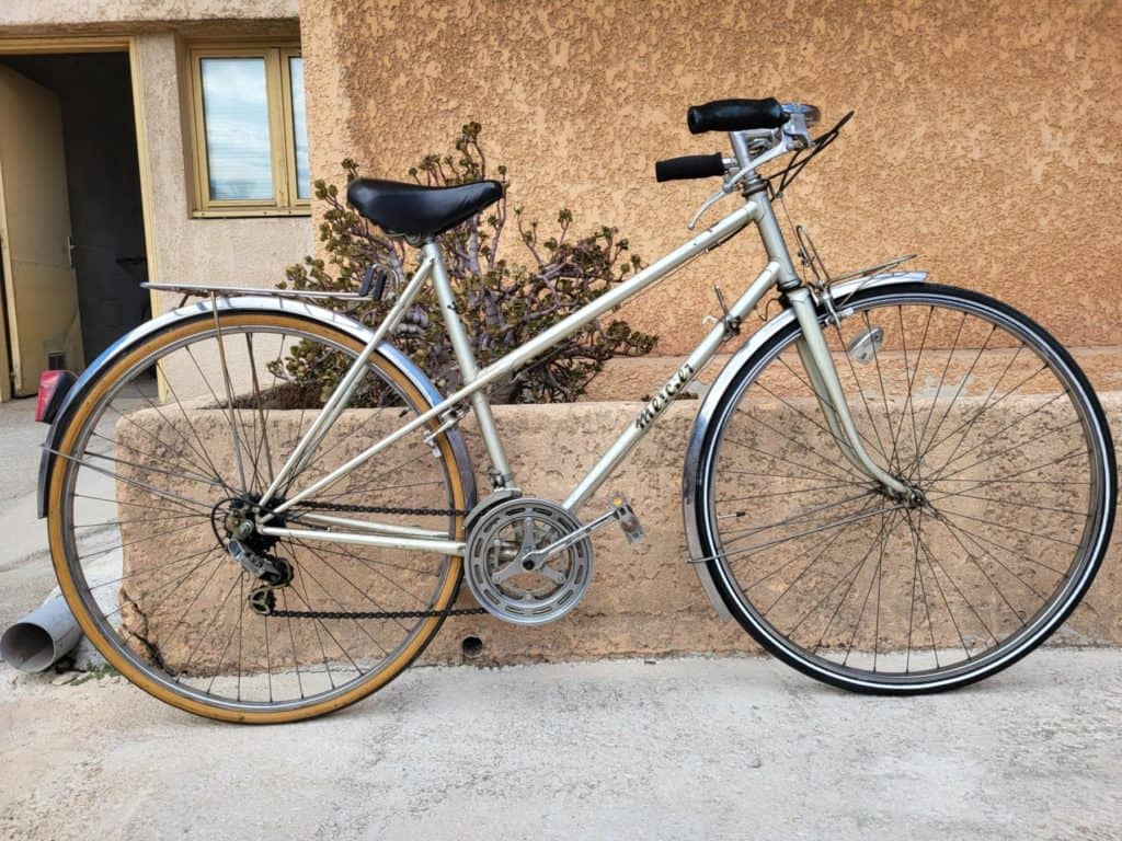 A vendre vélo de ville femme Vintage Mercier Huret de 1977.