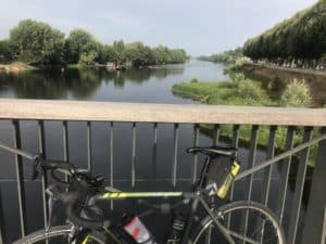 Vol d'un vélo route Focus Cayo gris mat/vert lime le 26 octobre 2022 à 13 Rue De La Fourbisserie, 37300 Joué-lès-Tours, France.
