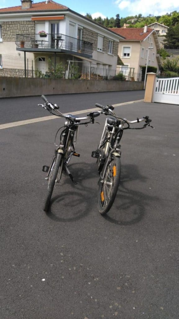 Te koop 2 gebruikte elektrische fiets VAE 2 Neomouv Facélia uit 2014.