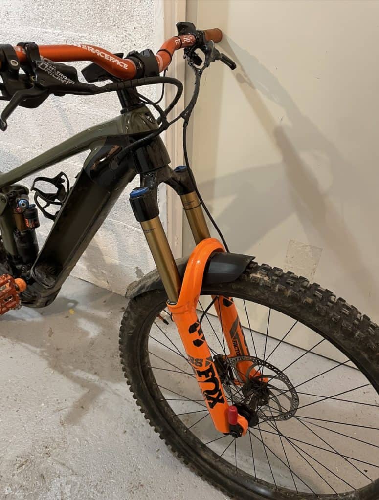 Vendo mountain bike elettrica enduro usata Trek Rail 5 aggiornata 2020. Motore Bosch Performance CX 85 Nm. Fox factory kashima 170mm.