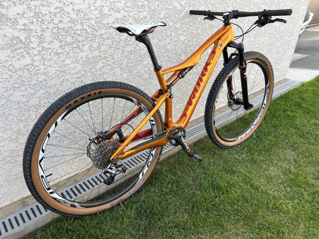 A vendre VTT carbone cross country occasion Specialized S-WORKS Epic 2014.