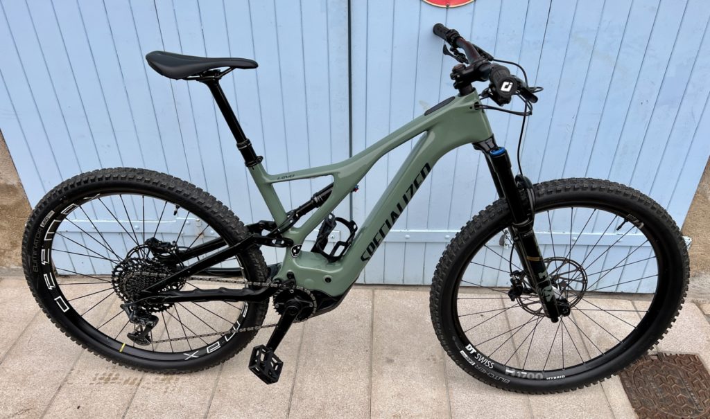  A vendre VTT All mountain occasion Specialized turbo levo expert carbon 2021.