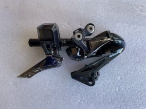 A vendre Groupe occasion Shimano Dura Ace R9150 Di2 Frein sur jante 11 vitesses.