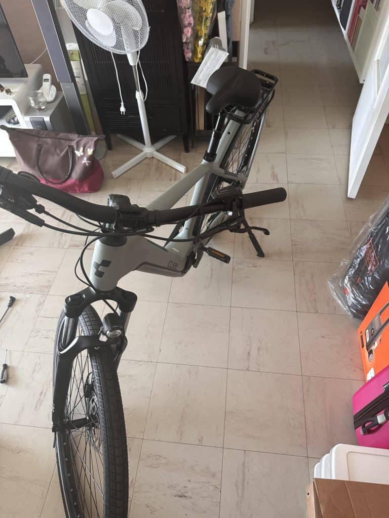 A vendre vélo électrique de ville occasion CUBE KATHMANDU HYBRID ONE 625 de 2023