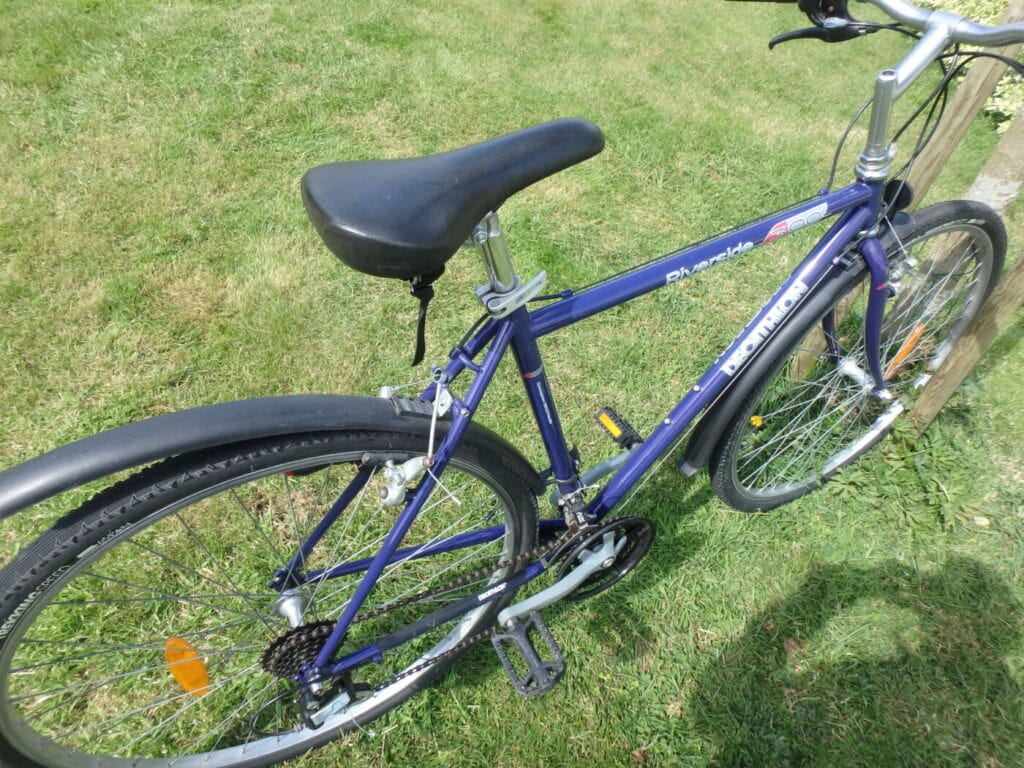 A vendre vélo de ville homme occasion Modèle : Riverside 300 de 2013.