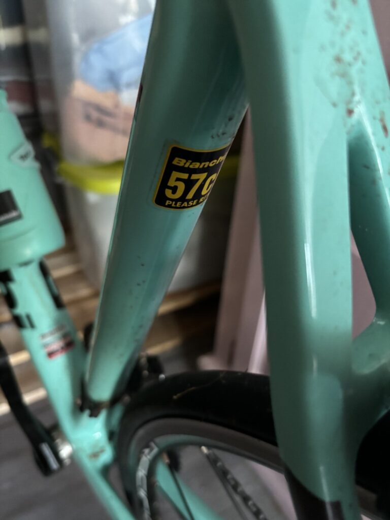 A vendre vélo de route occasion Bianchi Intenso taille 57 de 2019.